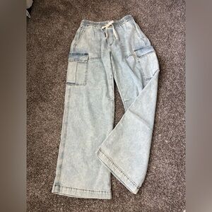 Aerie high waist wide leg cargo style jeans size